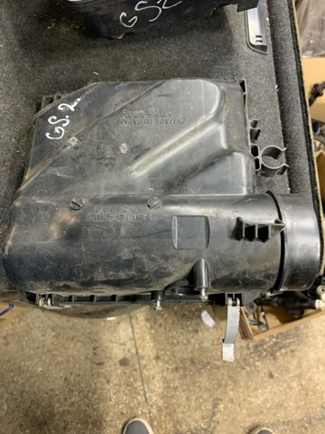 Корпус воздушного фильтра, верхняя часть 46052AG080 SUBARU