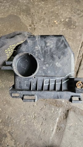 SUBARU 46052FJ010 Корпус воздушного фильтра, нижняя часть в наличии Полтава