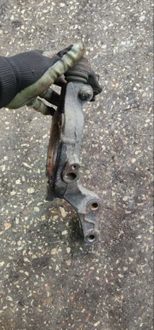 HYUNDAI 517152W000 Цапфа передняя левая в наличии Кривой Рог