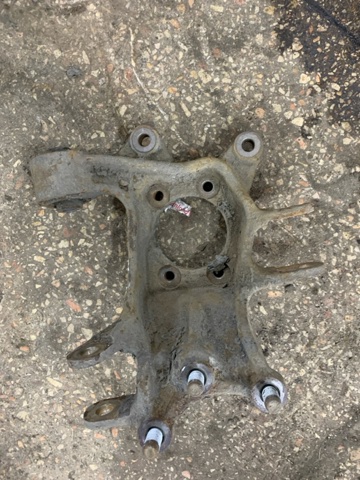 Цапфа поворотная левая 52710D7000 HYUNDAI