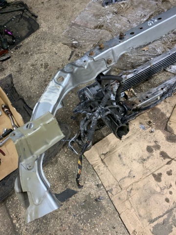 SUBARU 53060XA01B9W Верхняя рамка радиатора в наличии Тернополь