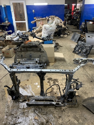 SUBARU 53060XA01B9W Суппорт радиатора верхний (монтажная панель крепления фар) в наличии Черновцы