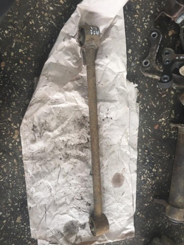 Продольный рычаг задней подвески, нижний 552303E400 HYUNDAI