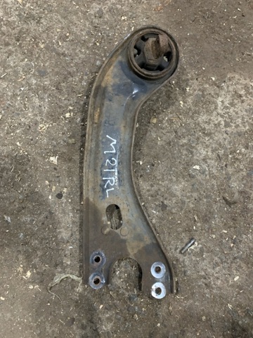 Рычаг/тяга задней подвески продольный нижний, левый 552702S850 HYUNDAI