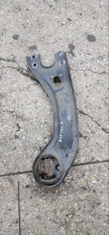 Рычаг/тяга задней подвески продольный нижний, левый 552703W050 HYUNDAI
