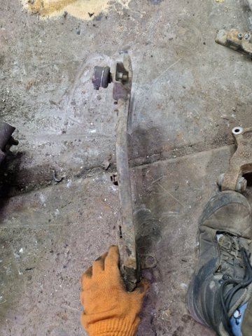 552802W150 Рычаг (тяга) задней подвески продольный нижний правый купить Запорожье