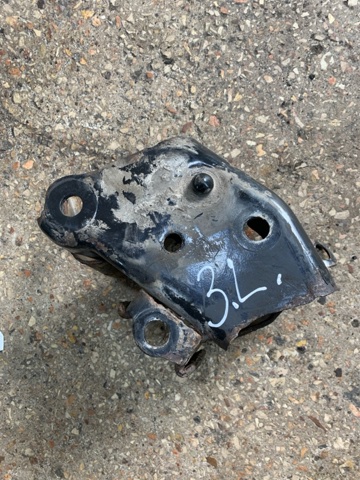 Кронштейн задней балки 55430BA60A NISSAN