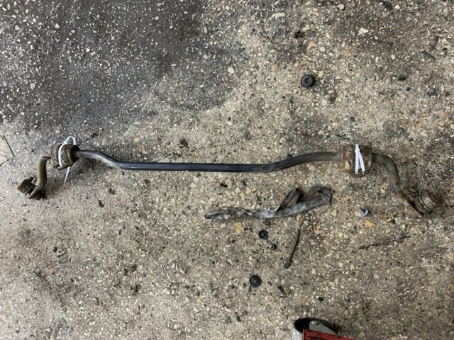 Стабилизатор задней подвески 555103W000 HYUNDAI