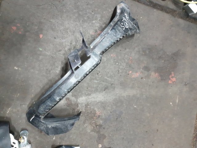 Кронштейн бампера переднего, правый 57707AJ220 SUBARU