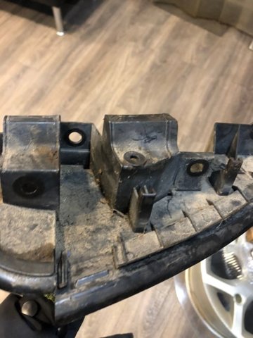 SUBARU 57707XA06A Кронштейн бампера заднего правый в наличии Полтава