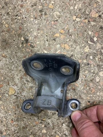 SUBARU 60070AG0109P Петля двери передней правой в наличии Тернополь