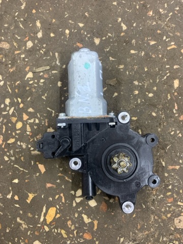 Мотор стеклоподъемника двери передней, левой 61188AG010 SUBARU