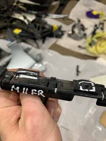 622224EA0A NISSAN Кронштейн бампера переднего правый купить в Ужгород