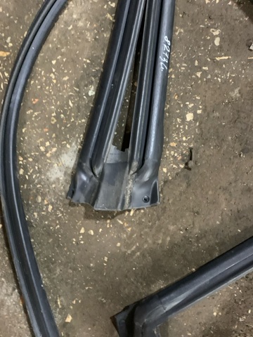 63521SA010 SUBARU купить в Ужгород