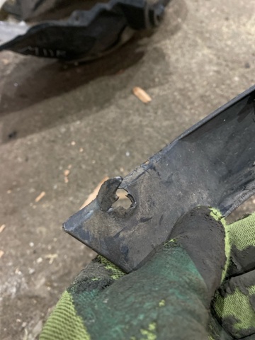 638104EA0A NISSAN Расширитель (накладка) арки переднего крыла правый купить в Житомир