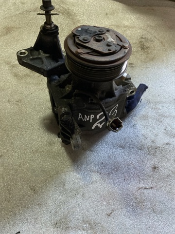 Компрессор климатической установки 73111AG011 SUBARU