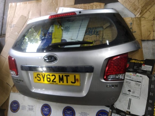 Пятая дверь 737002P010 HYUNDAI