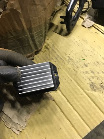 Выходной каскад вентилятора печки Honda Civic VIII