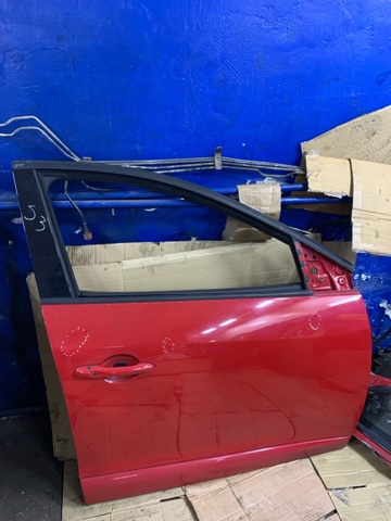 Пассажирская передняя дверь 801006560R RENAULT