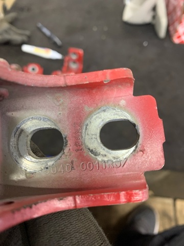 RENAULT 804010019R Петля двери передней левой в наличии Черновцы
