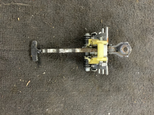 Ограничитель открывания двери, передний 804303543R RENAULT