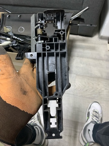 NISSAN 806104EA0A Держатель наружной ручки двери передней правой в наличии Полтава