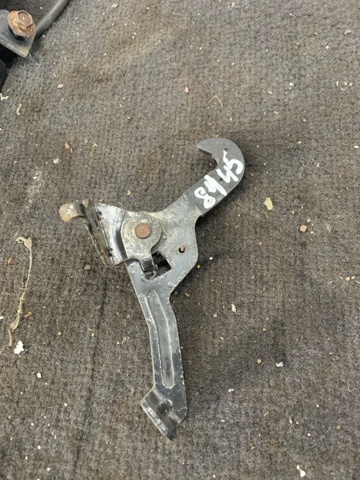 Запор капота (замок и привод замка капота) 811402P000 HYUNDAI