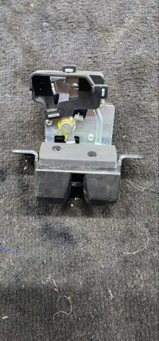 Замок и ручка двери задка 812303W000 HYUNDAI
