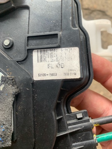 HYUNDAI 813102P020 Замок водительской двери в наличии Украина