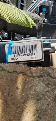 Замок задней левой двери 814102W030 HYUNDAI