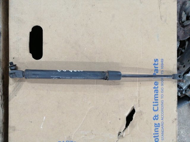 Амортизатор задней двери 817702B001 HYUNDAI