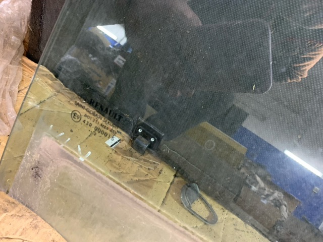 823010028R RENAULT Стекло двери задней левой купить в Полтава
