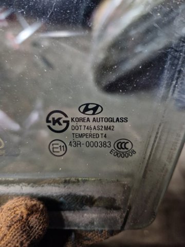 824112W010 HYUNDAI Стекло двери передней левой купить в Чернигов