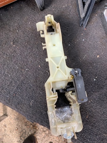 HYUNDAI 826552P000 Держатель наружной ручки двери передней левой в наличии Ирпень