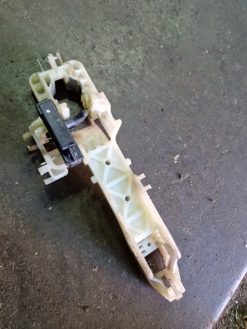 HYUNDAI 826553W000 Держатель наружной ручки двери передней левой в наличии Львов