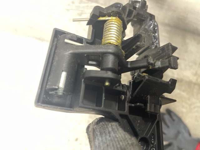 82655F1000 HYUNDAI Держатель наружной ручки двери передней левой купить в Николаев