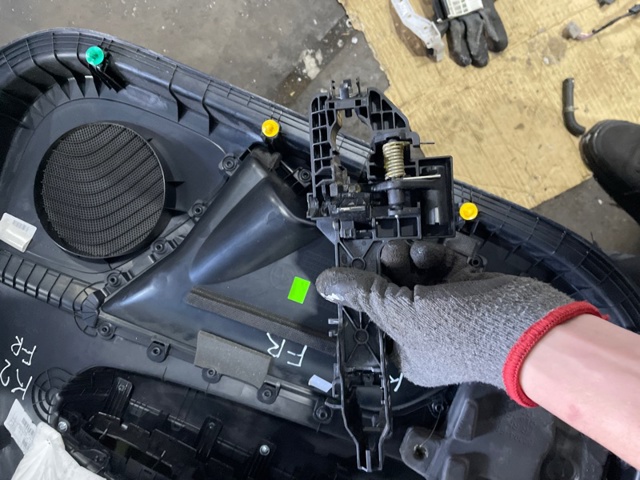 82665F1000 HYUNDAI Держатель наружной ручки двери передней правой купить в Киев