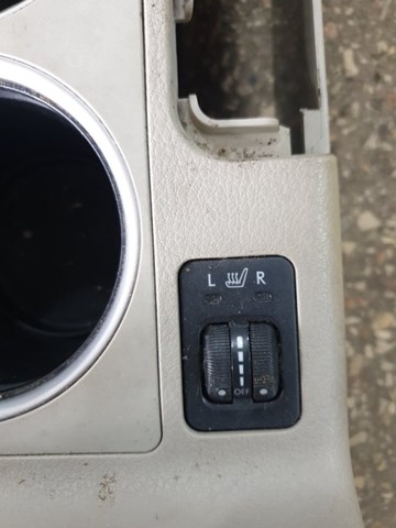 Кнопка обогрева сидения 83245AG080 SUBARU