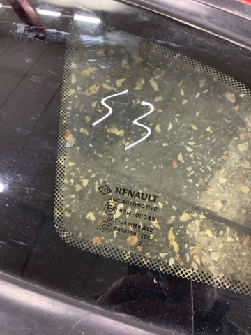833070008R RENAULT Стекло кузова (багажного отсека) левое купить в Кривой Рог