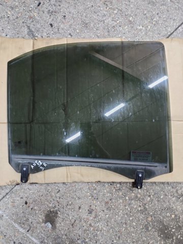 Стекло задней двери, правой 834213E030 HYUNDAI