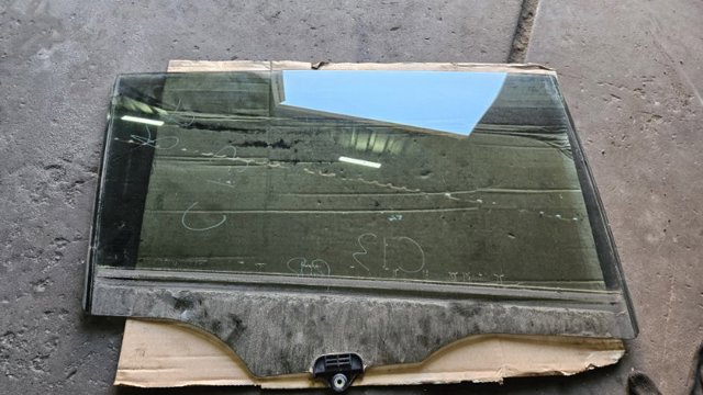 834213U010A HYUNDAI Стекло двери задней правой купить в Черкассы