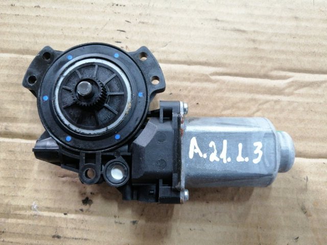 Мотор стеклоподъемника двери задней, левой 834502S000 HYUNDAI