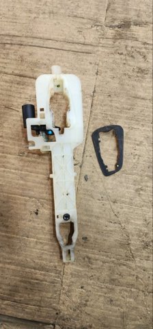 Держатель наружной ручки двери, задней правой 836652W000 HYUNDAI