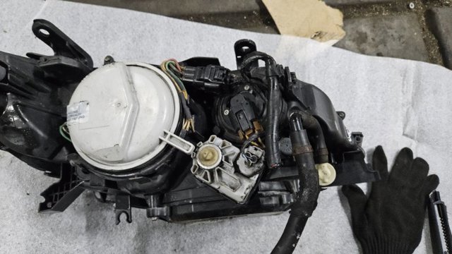 SUBARU 84001AG390 Левая фара в наличии Кривой Рог
