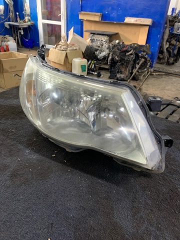 SUBARU 84001SC220 Правая фара в наличии Павлоград