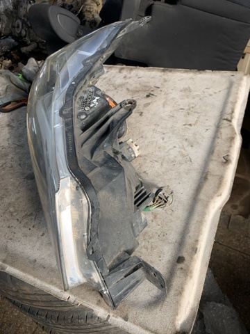 84002SG020 SUBARU Правая фара купить в Николаев