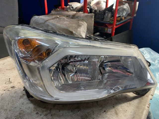84002SG020 SUBARU Фара правая купить в Чернигов