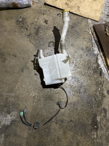 Бачок омывателя стекла Субару Трибэка B9