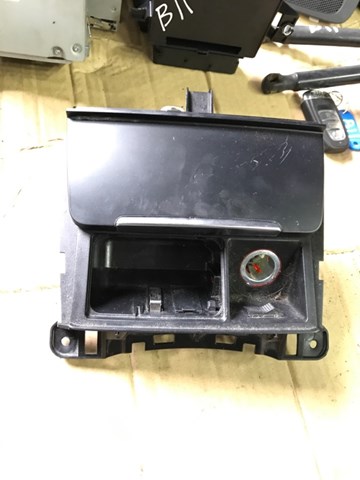 VAG 8K0857951C Пепельница центральной консоли в наличии Украина