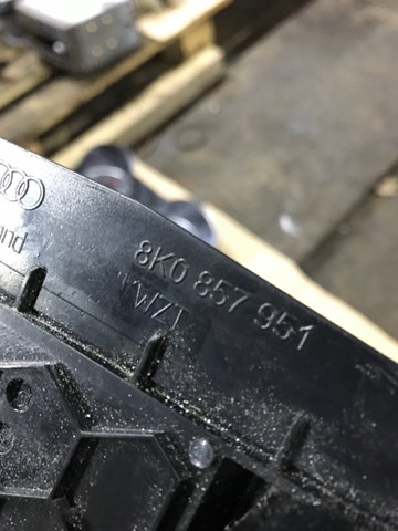 VAG 8K0857951CV10 Пепельница центральной консоли в наличии Днепр